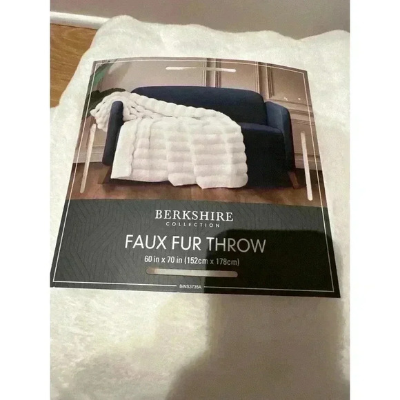 Berkshire Collection Faux Fur Plush Throw Blanket, 60"x70" (White) - Picture 3 of 3